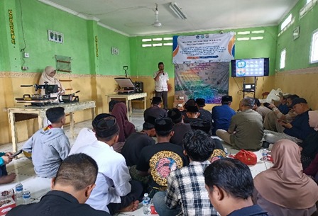 Pelatihan Pembuatan Desain Untuk Meningkatkan Ketrampilan  Remaja Kampung Kadu, Curug Tangerang