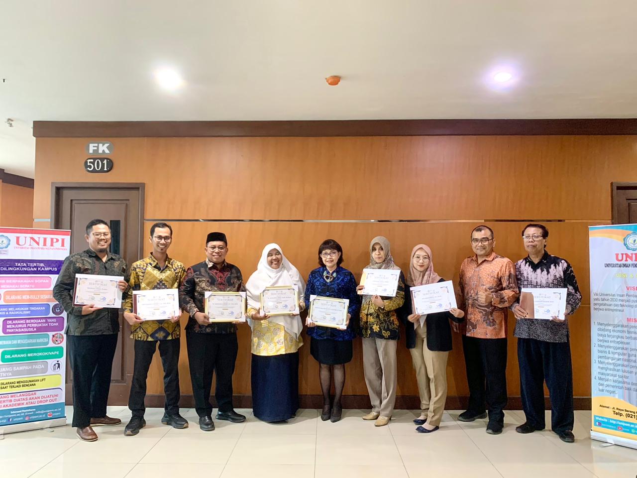 Penyerahan Sertifikat Penghargaan Top Sinta Rank di Lingkungan Universitas Insan Pembangunan Indonesia Tahun 2025 