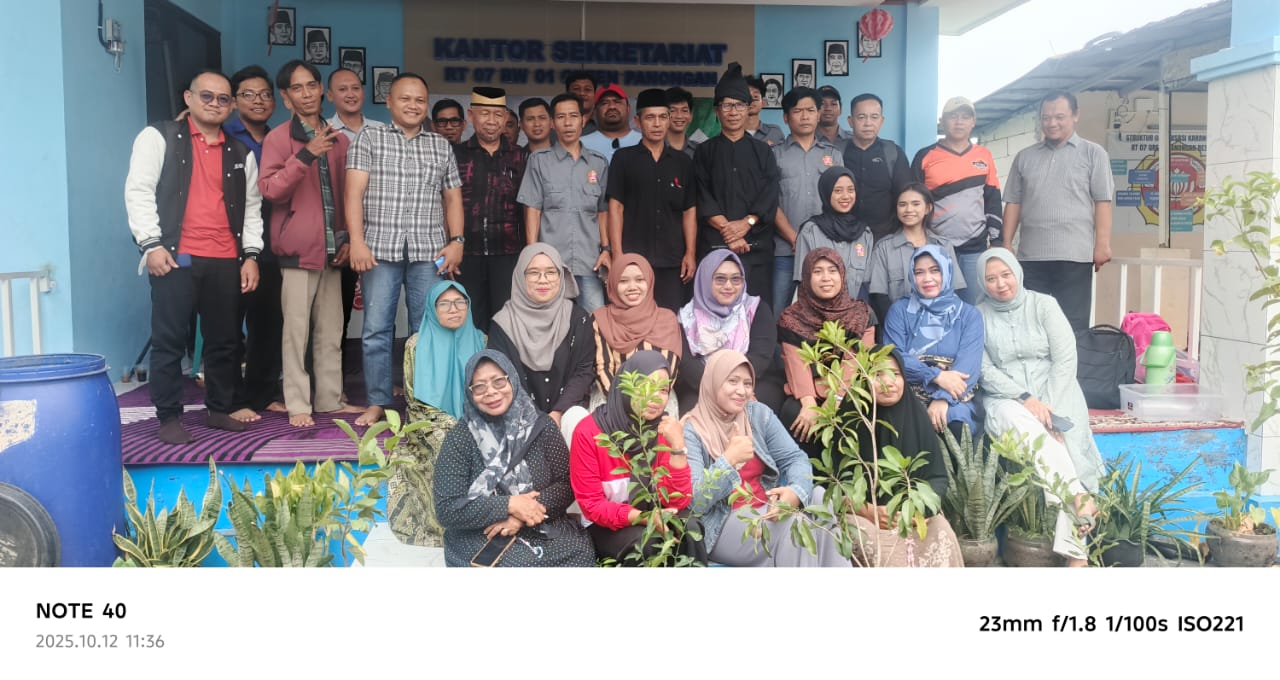 Tabulampot Corner: Bisnis Tanaman Buah dalam Pot bagi Masyarakat Migran RT 07/01 Green Panongan Residence